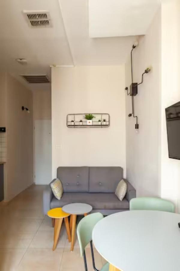 Ourplace Nachalat Binyamin Tel Aviv Exterior photo